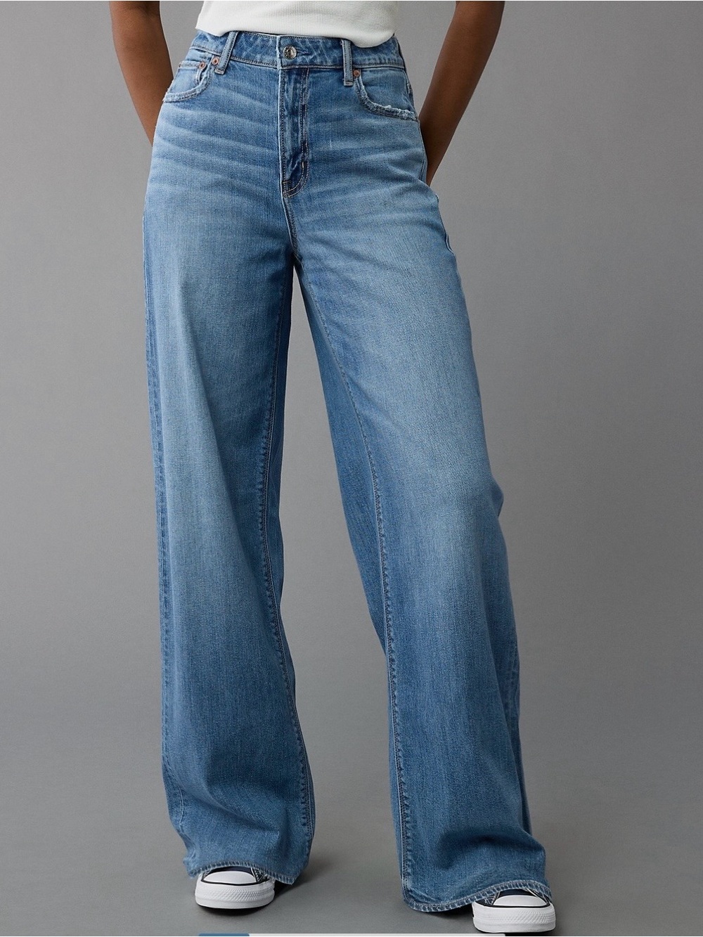 American Eagle Outfitters High-Rise Wide Leg Jeans - Light Blue